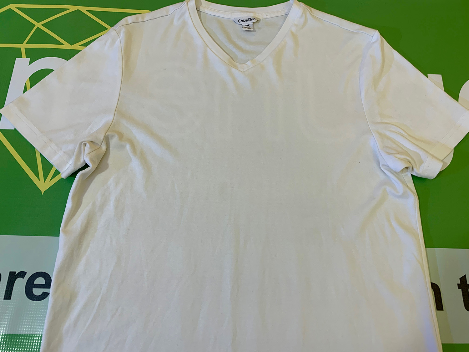 Calvin Klein Mens Shallow V-Neck White T-shirt Size S