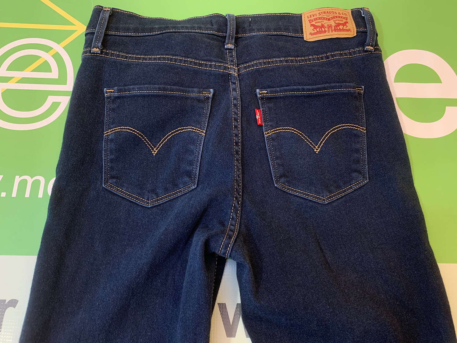 Levis 720 High Rise Super Skinny Jeans Size 28