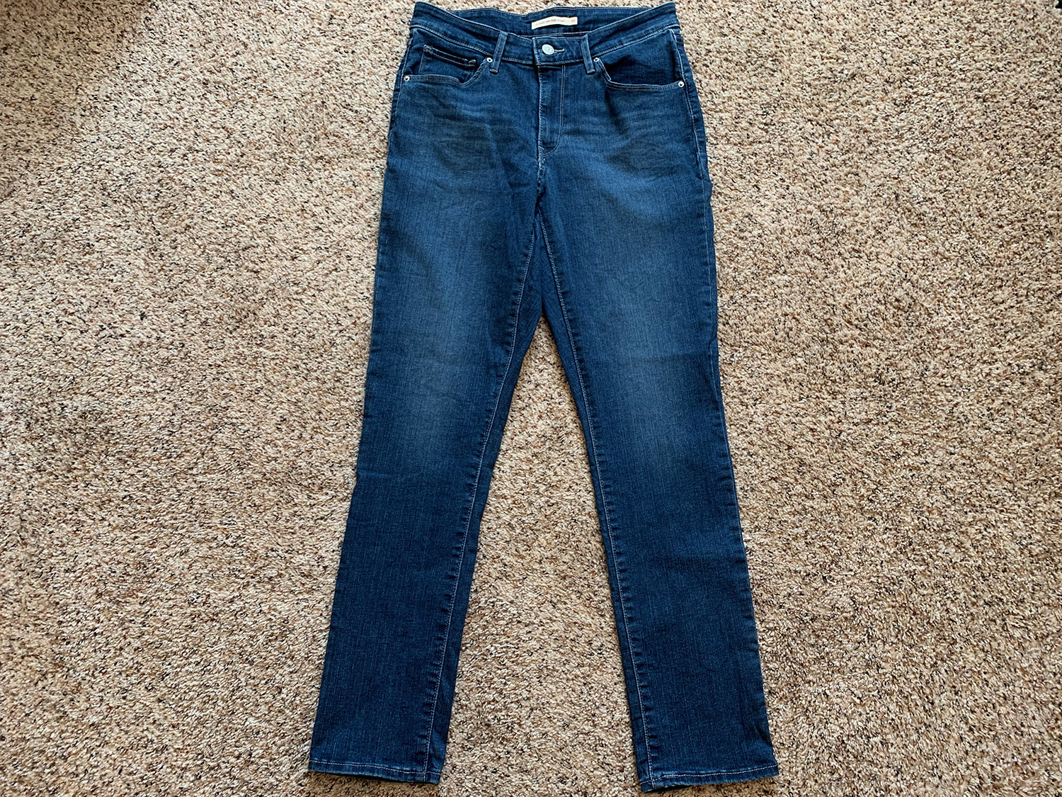 Levis Womens Classic Mid Rise Skinny Jeans Size 30 at The MenuGem Web Store